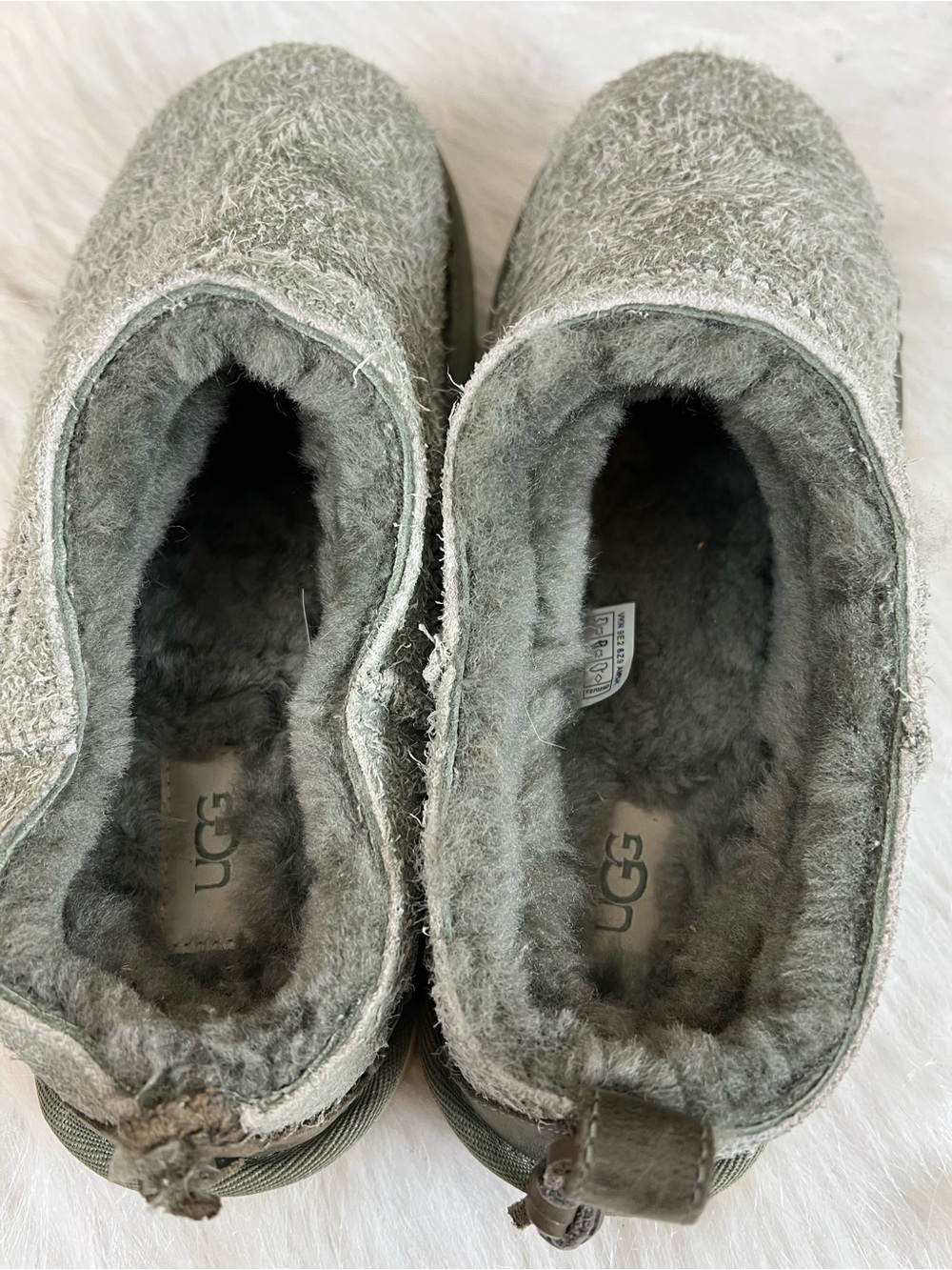 Ugg Micro Biarritz  Cozy sided Slip-On Shoes in Light Gray 11 - Picture 7 of 11